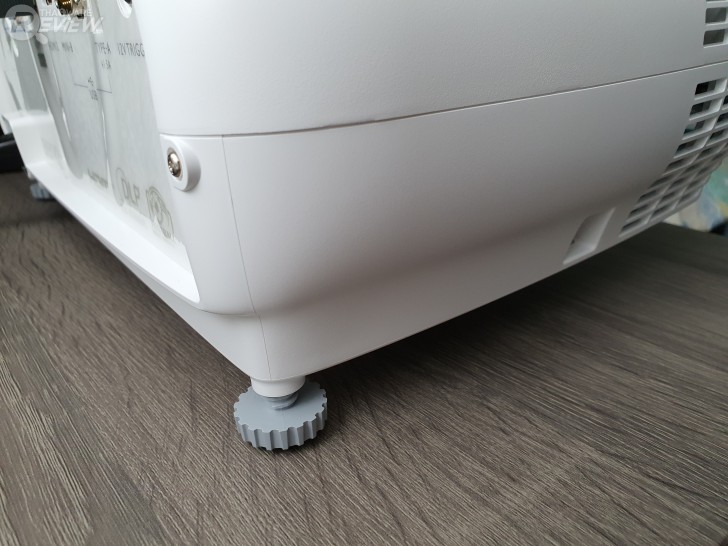 BenQ TK800M โปรเจคเตอร์ดูกีฬา ดูบอล ภาพ 4K คมชัด ให้อรรถรสติดขอบสนาม คอกีฬาห้ามพลาด