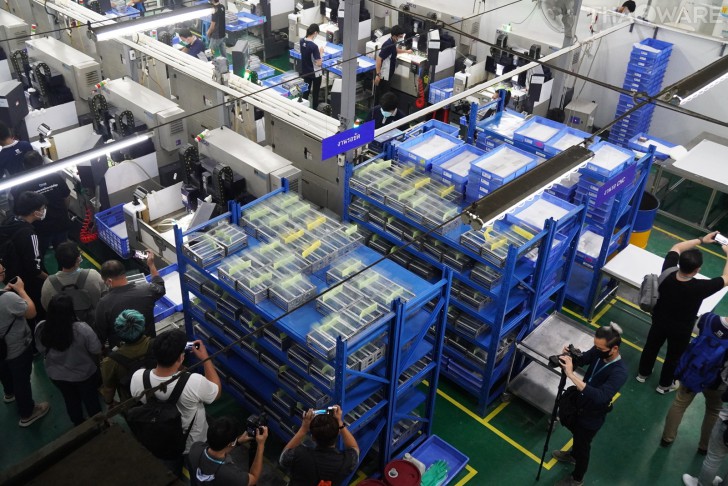 กระจกกันรอย Focus ดีไหม ? มาชมการผลิต และกระจกกันรอยมือถือ ที่โรงงาน Focus จริงๆ