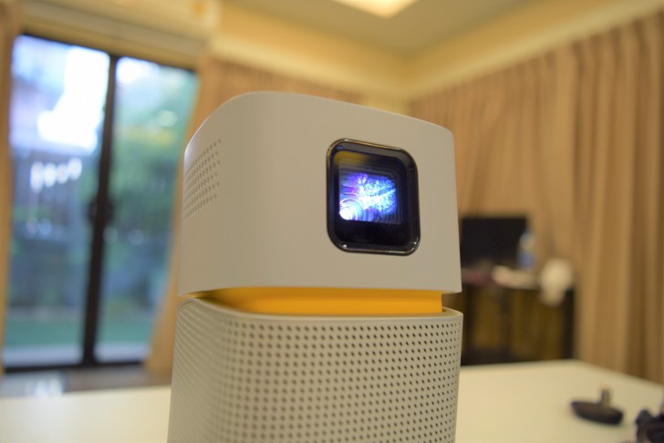 BenQ GV1 มินิโปรเจคเตอร์พกพา เชื่อมต่อ Wi-Fi ได้ พร้อมลำโพง Bluetooth ในตัว