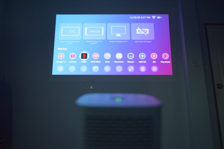 BenQ GV1 มินิโปรเจคเตอร์พกพา เชื่อมต่อ Wi-Fi ได้ พร้อมลำโพง Bluetooth ในตัว
