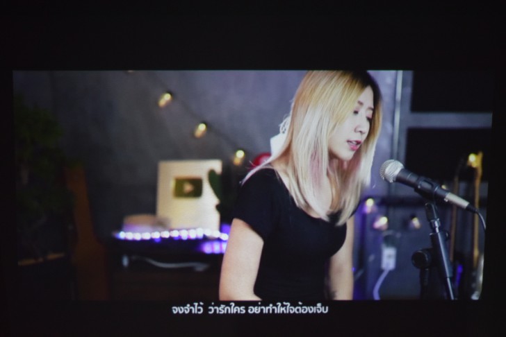 BenQ GV1 มินิโปรเจคเตอร์พกพา เชื่อมต่อ Wi-Fi ได้ พร้อมลำโพง Bluetooth ในตัว