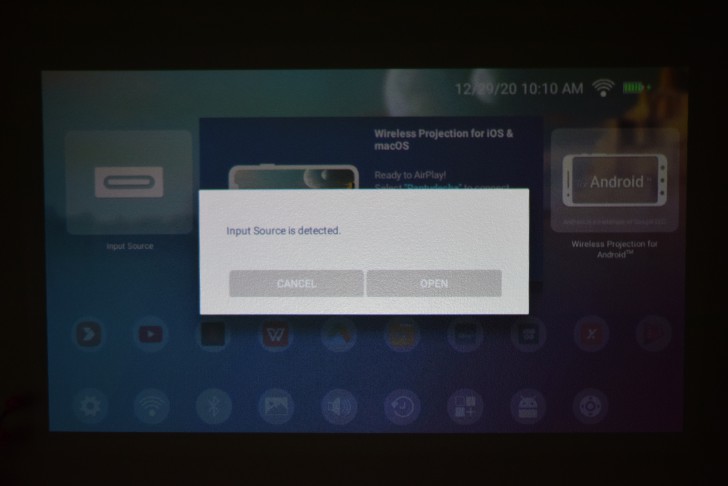BenQ GV1 มินิโปรเจคเตอร์พกพา เชื่อมต่อ Wi-Fi ได้ พร้อมลำโพง Bluetooth ในตัว