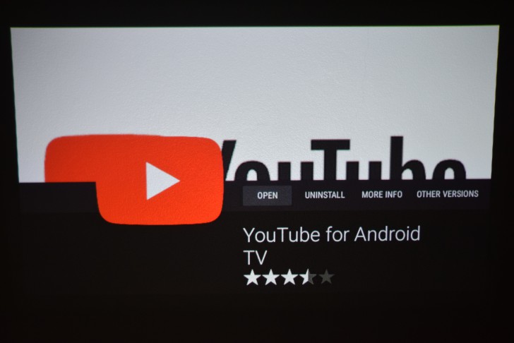 BenQ GV1 มินิโปรเจคเตอร์พกพา เชื่อมต่อ Wi-Fi ได้ พร้อมลำโพง Bluetooth ในตัว