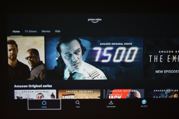 BenQ GV1 มินิโปรเจคเตอร์พกพา เชื่อมต่อ Wi-Fi ได้ พร้อมลำโพง Bluetooth ในตัว