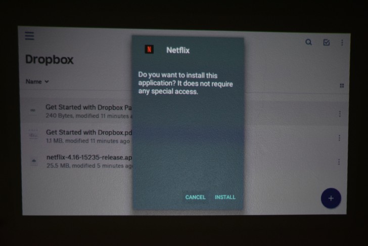 BenQ GV1 มินิโปรเจคเตอร์พกพา เชื่อมต่อ Wi-Fi ได้ พร้อมลำโพง Bluetooth ในตัว