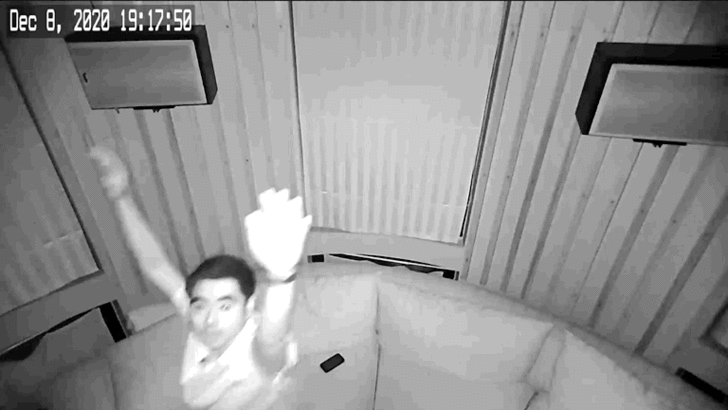 AMARYLLO AR2 กล้องหลอดไฟ 360 องศา ใช้แทนหลอดไฟ พร้อมระบบ AI ในตัว