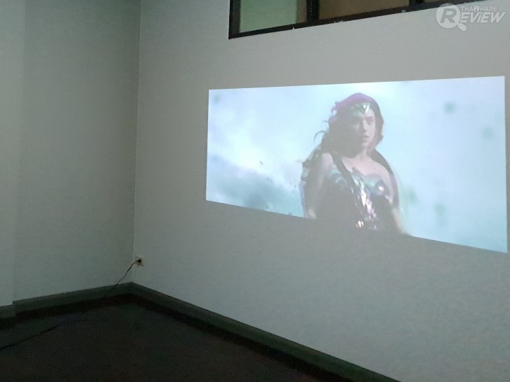 โปรเจคเตอร์ BenQ W5700 สัมผัสอรรถรสแบบโรงหนังส่วนตัว ในราคาที่เอื้อมถึง