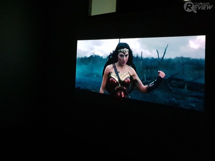 โปรเจคเตอร์ BenQ W5700 สัมผัสอรรถรสแบบโรงหนังส่วนตัว ในราคาที่เอื้อมถึง