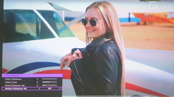 โปรเจคเตอร์ BenQ W5700 สัมผัสอรรถรสแบบโรงหนังส่วนตัว ในราคาที่เอื้อมถึง