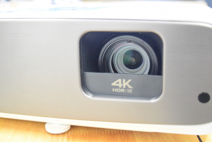 โปรเจคเตอร์ BenQ W2700i