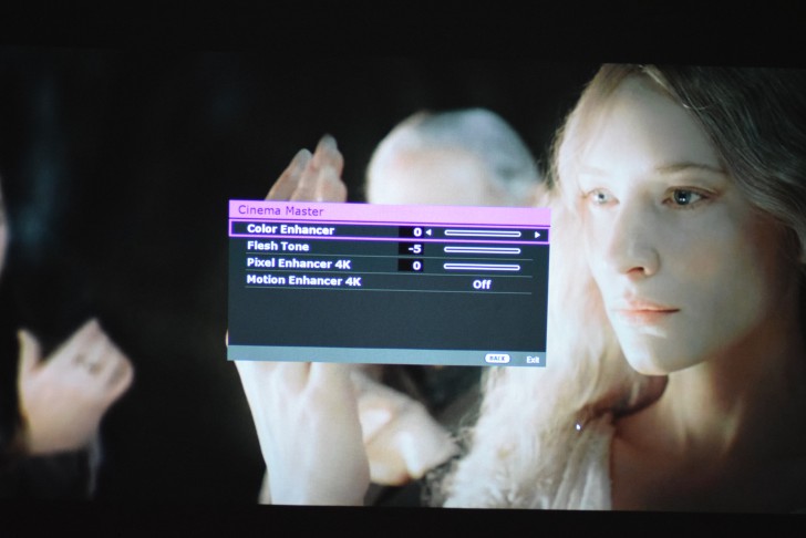 โปรเจคเตอร์ BenQ W2700i