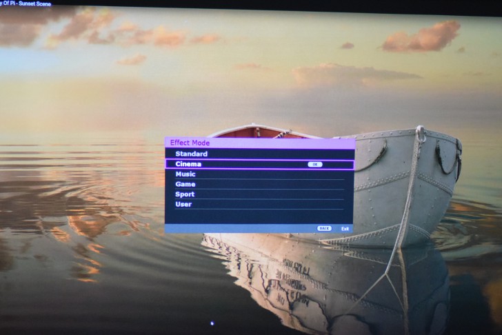 โปรเจคเตอร์ BenQ W2700i