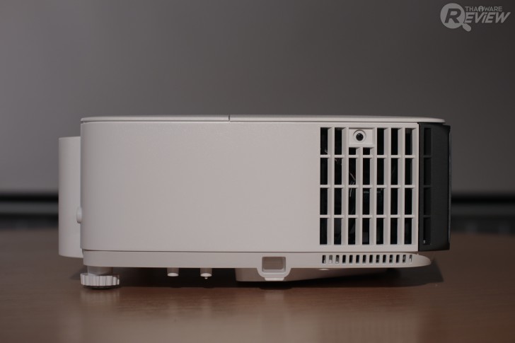 การออกแบบโปรเจคเตอร์ BenQ TK700STi