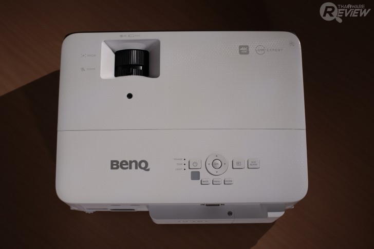 การออกแบบโปรเจคเตอร์ BenQ TK700STi
