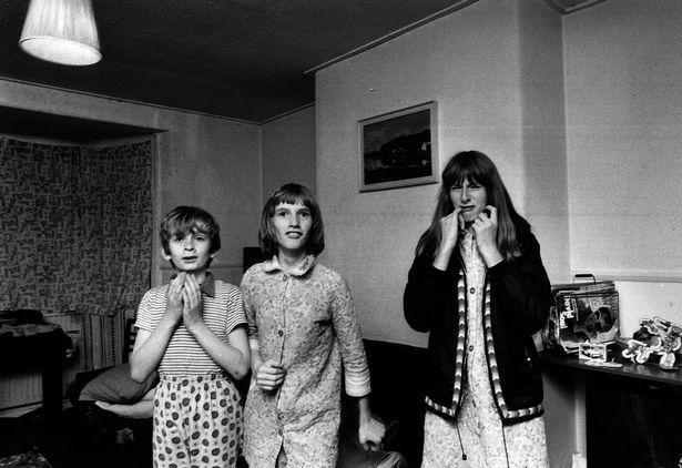 ลูกของครอบครัว Hodgson (Johnny, Janet, Margaret จากซ้ายไปขวา)