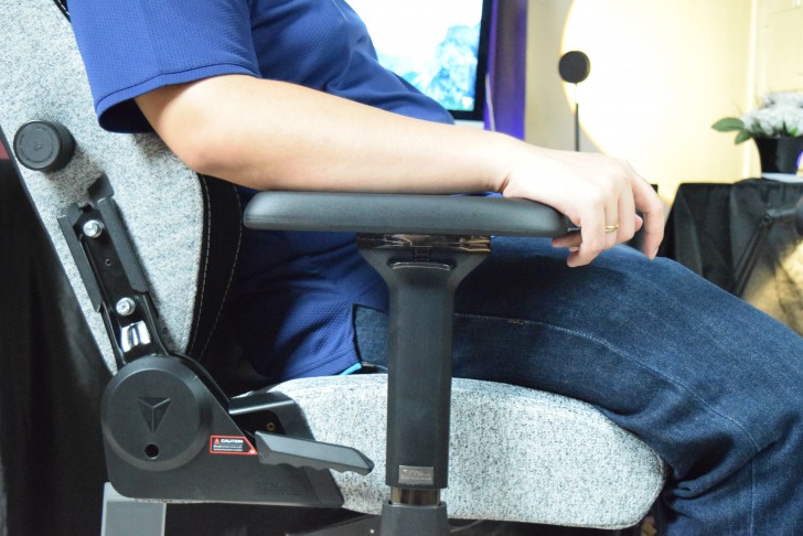 การใช้งาน เก้าอี้เกมมิ่ง TITAN Evo 2022 Series