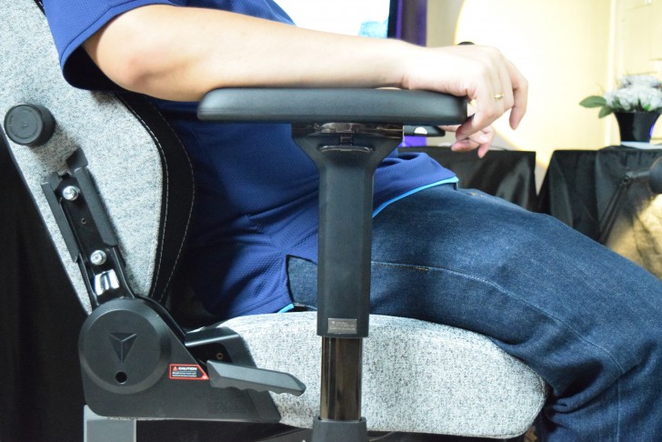 การใช้งาน เก้าอี้เกมมิ่ง TITAN Evo 2022 Series