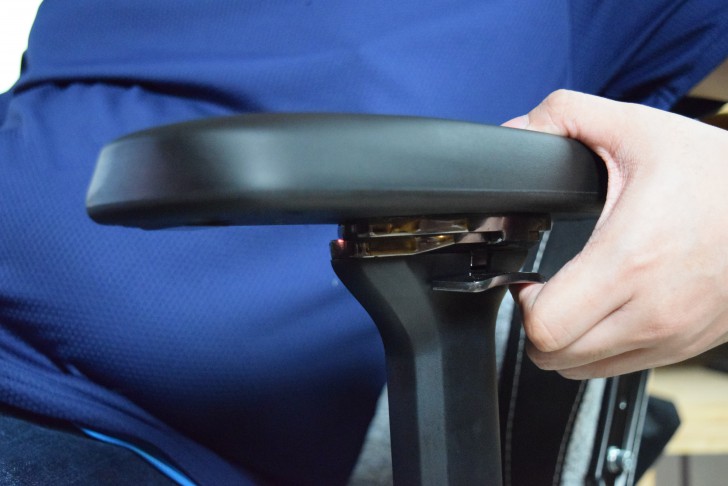 การใช้งาน เก้าอี้เกมมิ่ง TITAN Evo 2022 Series