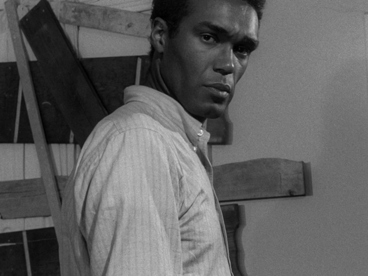 Duane Jones ในบท Ben ของหนัง ภาพยนตร์ Night of the Living Dead