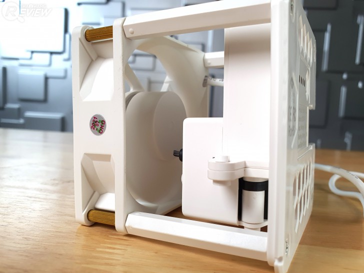 รูปร่างและวัสดุของ เครื่องฟอกอากาศ Bionic Cube