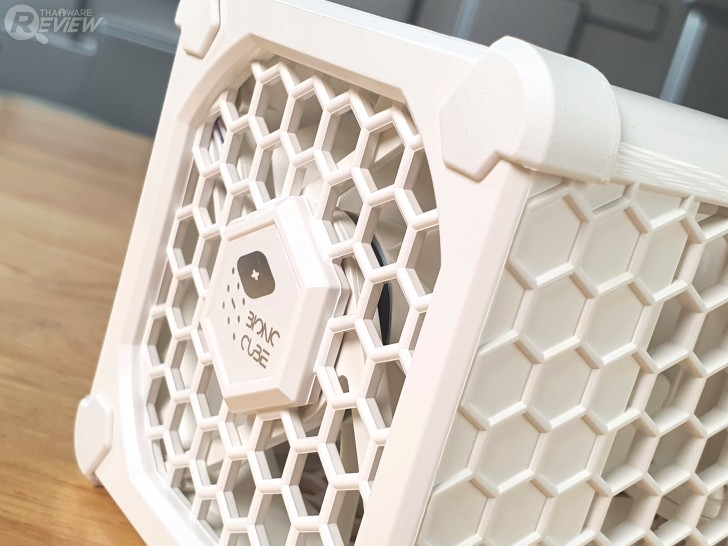ดีไซน์หกเหลี่ยมของ เครื่องฟอกอากาศ Bionic Cube