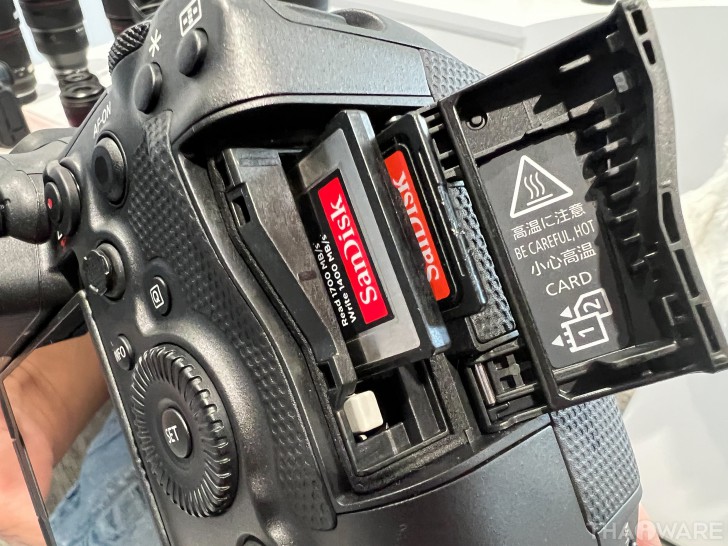 ลักษณะภายนอกและการถือจับ