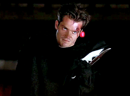 ภายใต้หน้ากาก Ghostface คนแรกคือ Mickey