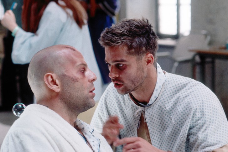 Bruce Willis กับ Brad Pitt ใน Twelve Monkeys