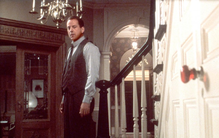 Bruce Willis ในบท Malcolm Crowe จากหนัง The Sixth Sense
