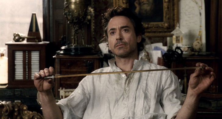 Robert Downey Jr. ในบท Sherlock Holmes จาก หนัง ภาพยนร์ Sherlock Holmes 
