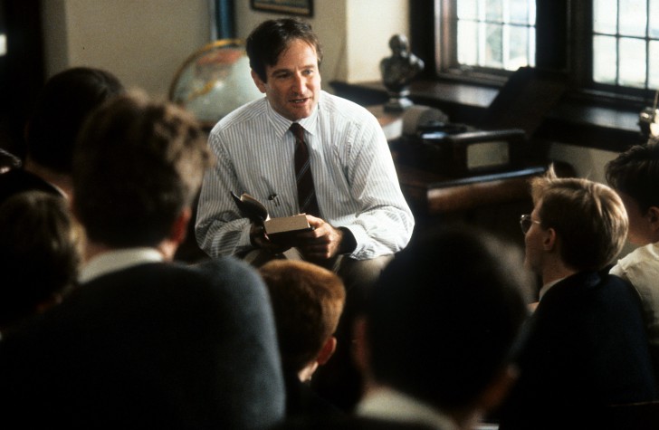 Robin Williams ในบท John Keating จาก หนัง ภาพยนตร์ Dead Poets Society
