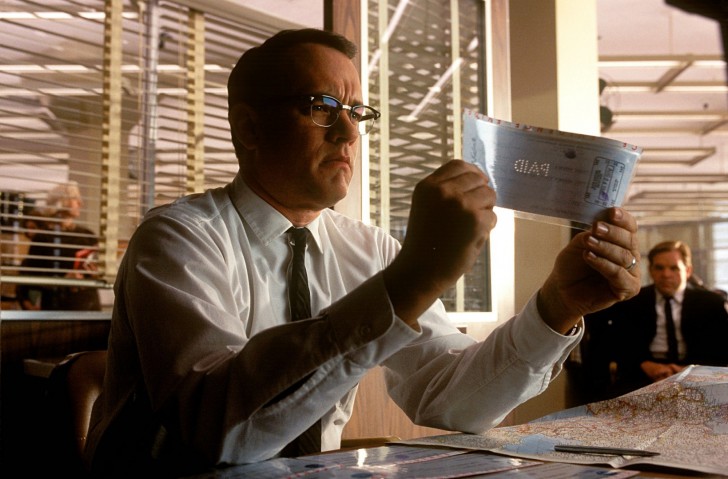 Tom Hanks ในบท Carl Hanratty จากหนัง ภาพยนตร์ Catch Me If You Can