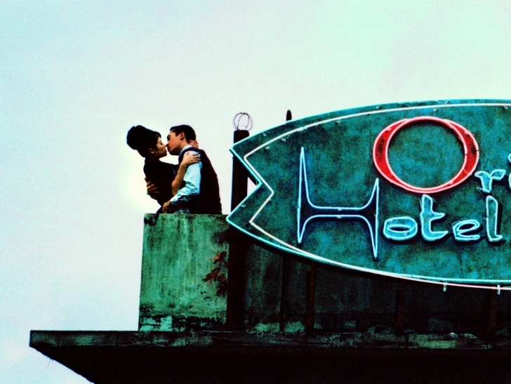 หนัง 2046 : ความรักขม ๆ ของคนใจสลายที่งดงาม หนัง 2046 : ความรักขม ๆ ของคนใจสลายที่งดงาม