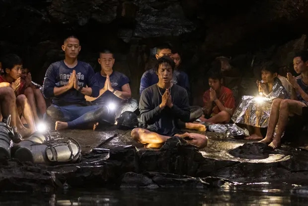 เด็กทีมหมูป่า, เจมส์ - ธีรดนย์, ตู่ - ภพธร และนักแสดงจาก Thirteen Lives เด็กทีมหมูป่า, เจมส์ - ธีรดนย์, ตู่ - ภพธร และนักแสดงจาก Thirteen Lives