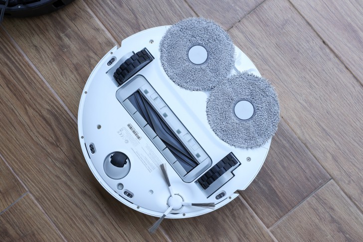 ใต้หุ่นยนต์ดูดฝุ่น ถูพื้น Dreame Bot L10s Ultra