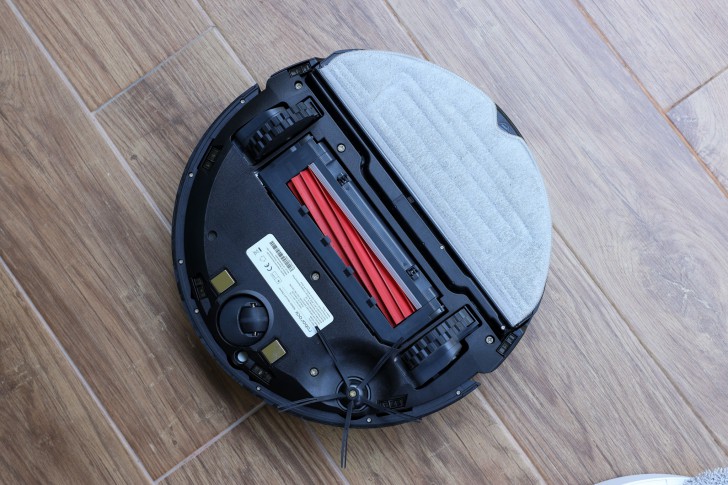 ใต้หุ่นยนต์ดูดฝุ่น ถูพื้น Roborock S7 MaxV Ultra