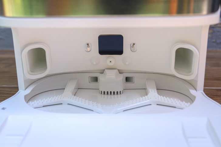 ส่วนล่าง (ในช่องชาร์จไฟ) Dreame Bot L10s Ultra