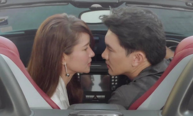 สะท้อนวงการบันเทิง ในซีรีส์ที่คนบันเทิงร่วมจอคับคั่ง กับ หนัง ซีรีส์ ซุปตาร์ 2550 สะท้อนวงการบันเทิง ในซีรีส์ที่คนบันเทิงร่วมจอคับคั่ง กับ หนัง ซีรีส์ ซุปตาร์ 2550