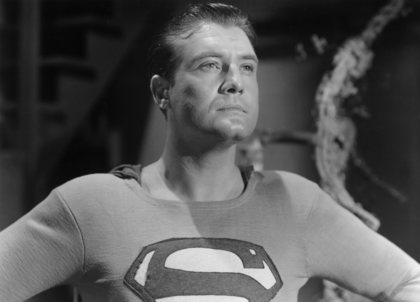 George Reeves ในบท Superman จากซีรีส์ Adventures of Superman ค.ศ. 1952-1958 (พ.ศ. 2495-2501) George Reeves ในบท Superman จากซีรีส์ Adventures of Superman ค.ศ. 1952-1958 (พ.ศ. 2495-2501)