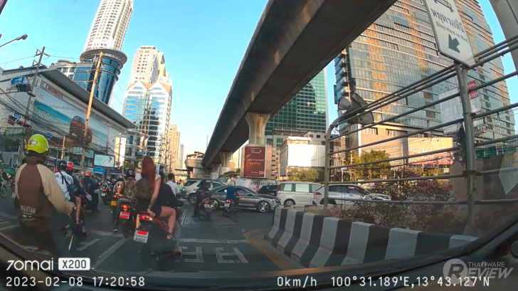 ตัวอย่างภาพตอนกลางวันจากคลิปของ กล้องติดรถยนต์ 70mai Dash Cam Omni
