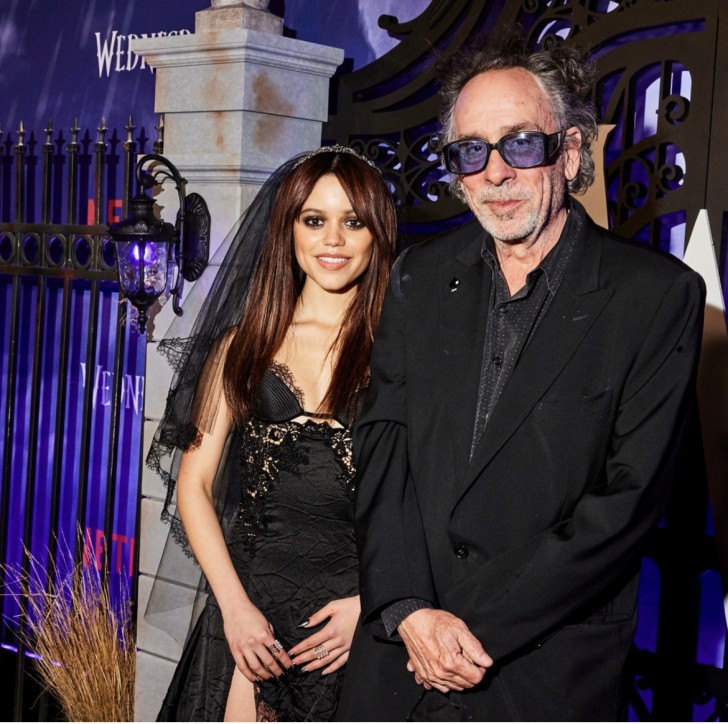 ๋Jenna Ortega (ซ้าย) และ Tim Burton (ขวา)