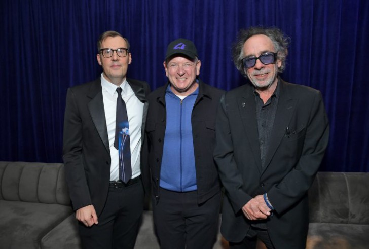 Miles Millar, Alfred Gough และ Tim Burton (ตามลำดับ)