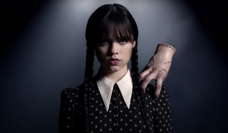 Jenna Ortega ในบท Wednesday Addams จากซีรีส์ Wednesday ค.ศ. 2022 (พ.ศ. 2565)