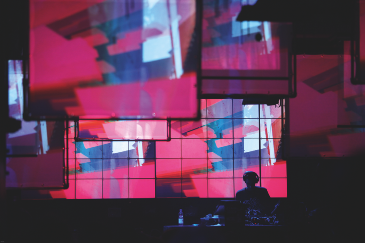 โปรแกรมสร้างเอฟเฟคภาพ แสง สี สำหรับเวทีการแสดง รุ่นใช้งานในสถานศึกษา Modul8 Education License