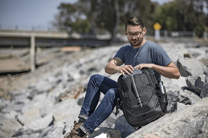 กระเป๋าเป้โน้ตบุ๊กจอใหญ่ 17.3 นิ้ว กันฝน กันขโมย Targus 17.3” Voyager II Backpack