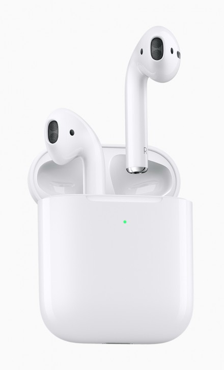 AirPods รุ่น 2 ดีกว่า AirPods 1 รุ่นแรกขนาดไหน?