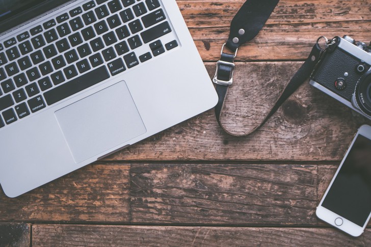 แล็ปท็อป (Laptop) กับ โน้ตบุ๊ก (Notebook) ต่างกันอย่างไร ? เรียกอย่างไรดี ?