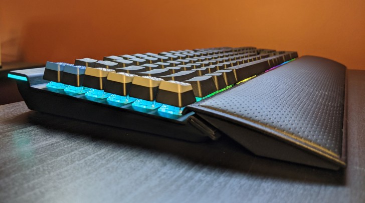 วิธีการเลือกซื้อ Gaming Keyboard หรือ Mechanical Keyboard แบบสั่งได้ทันใจ ไม่เมื่อยมือ ?