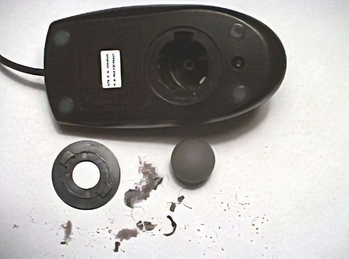 ปัญหาฝุ่นของเมาส์ลูกกลิ้ง