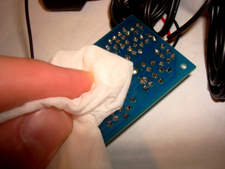 เครื่องมือสำหรับทำความสะอาดแผงวงจร